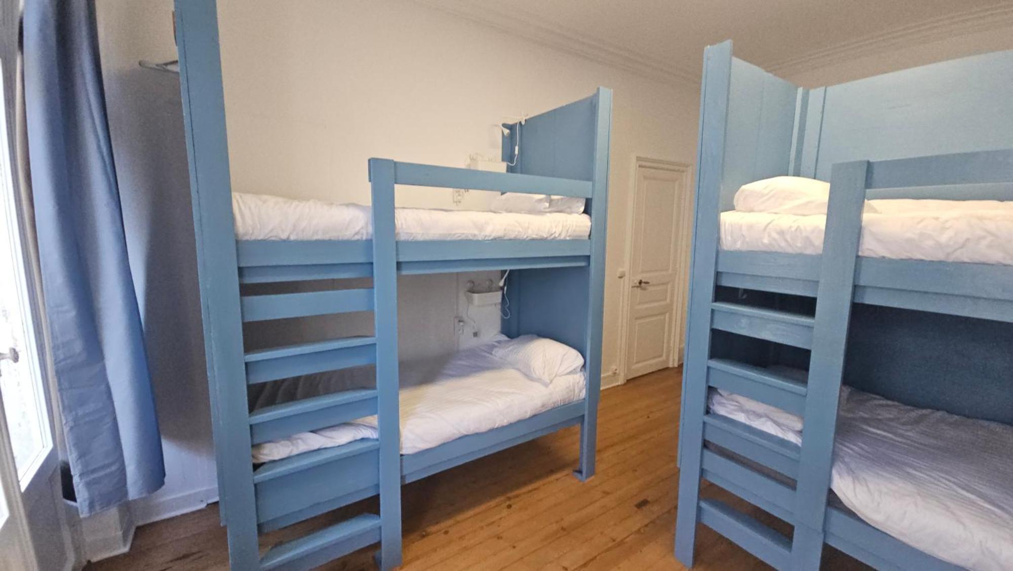 Bed In 6-Bed Mixed Dormitory Le Jardin Cafe Bordeaux Eksteriør bilde