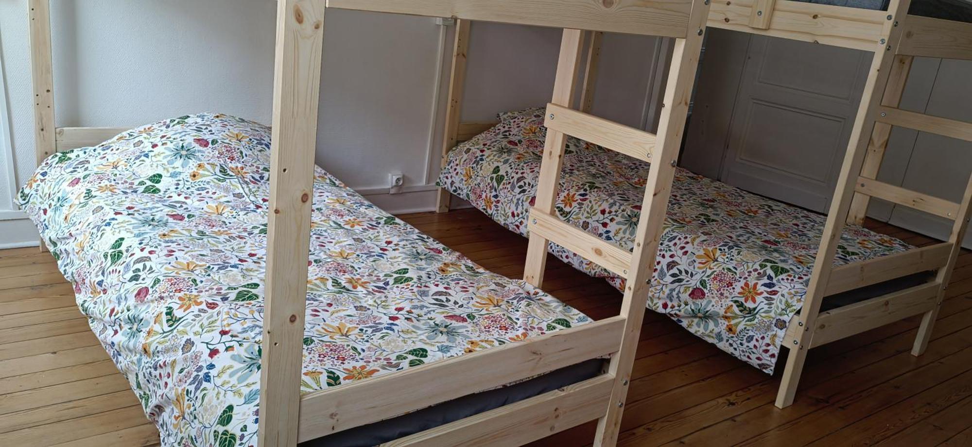 Bed In 6-Bed Mixed Dormitory Le Jardin Cafe Bordeaux Eksteriør bilde