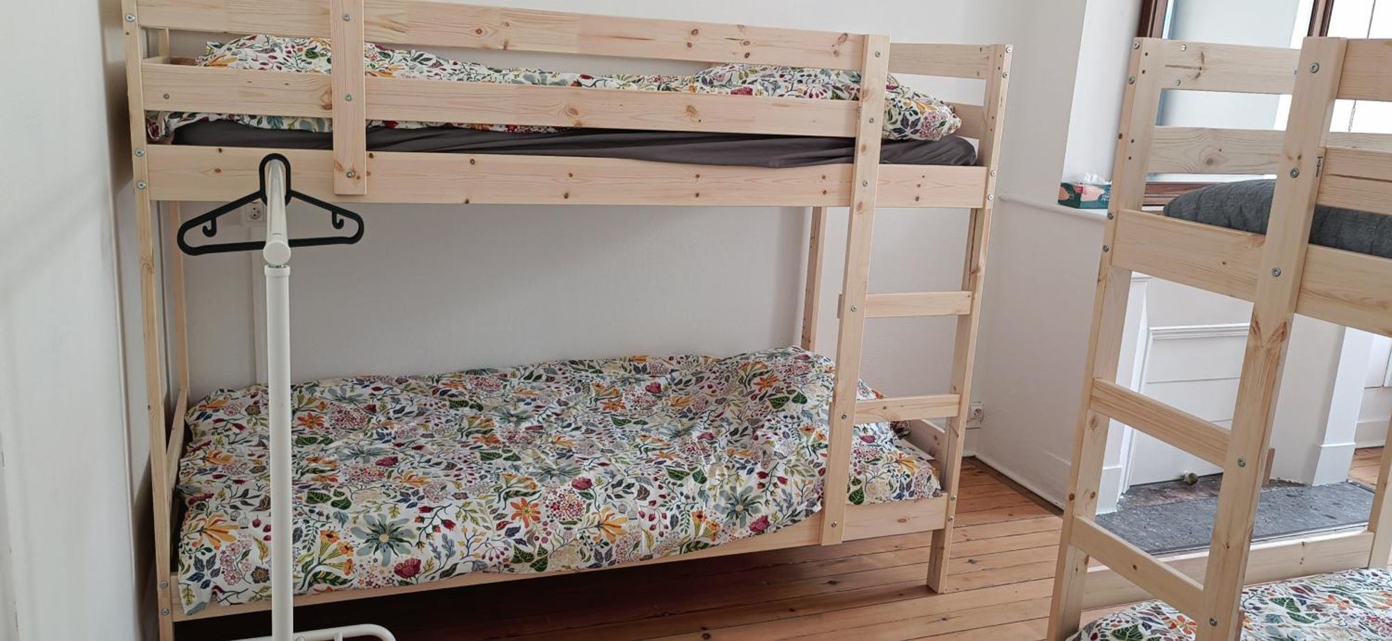 Bed In 6-Bed Mixed Dormitory Le Jardin Cafe Bordeaux Eksteriør bilde
