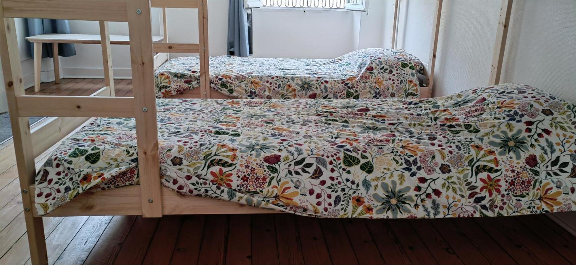 Bed In 6-Bed Mixed Dormitory Le Jardin Cafe Bordeaux Eksteriør bilde